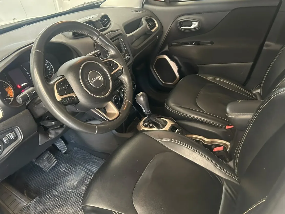 Renegade 2016 1.8 foto 3